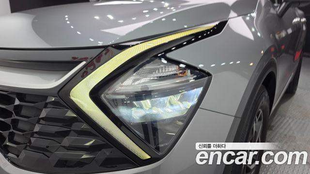 Kia Sportage 2022 — photo 8