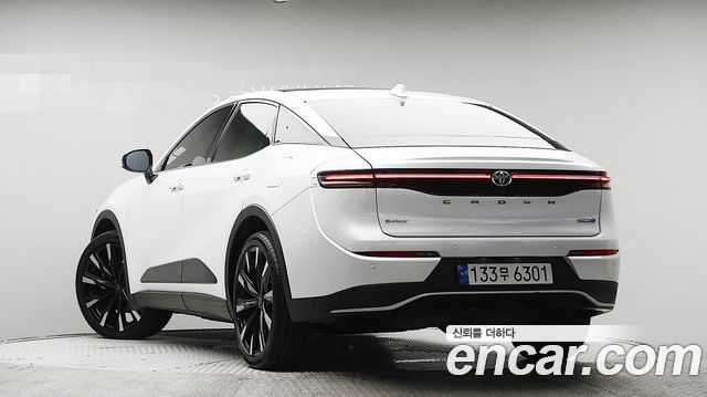 Toyota Crown 2023 — photo 2
