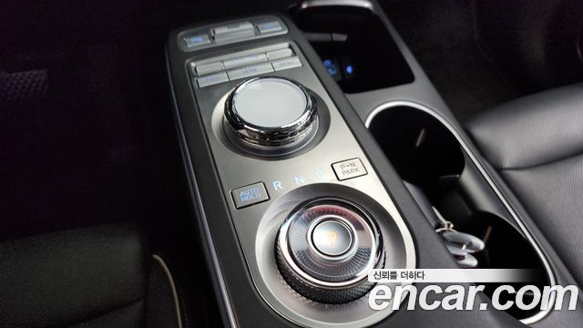 Genesis GV70 2022 — photo 12