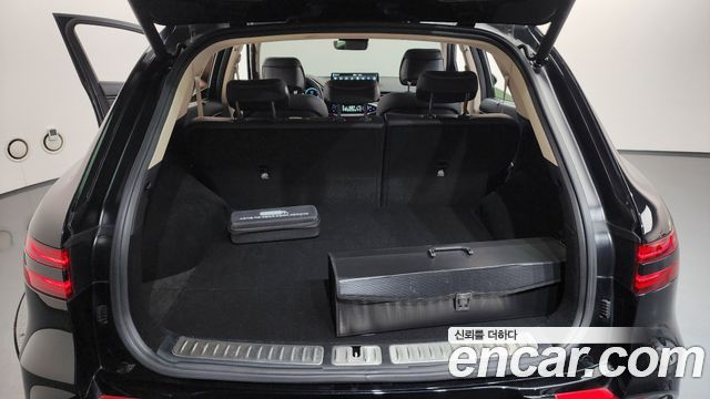 Genesis GV70 2022 — photo 24