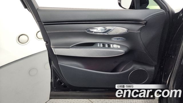 Genesis GV70 2022 — photo 14