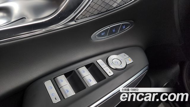 Genesis GV70 2022 — photo 30