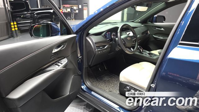 Cadillac XT4 2021 — photo 13