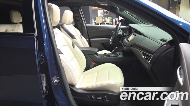 Cadillac XT4 2021 — photo 17