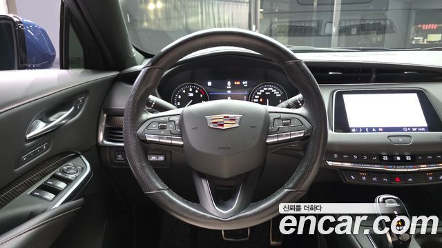 Cadillac XT4 2021 — photo 19