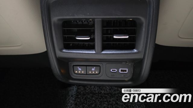 Cadillac XT4 2021 — photo 28