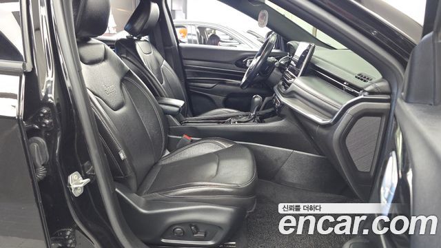 Jeep Compass 2022 — photo 11