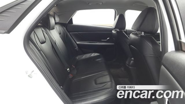 Hyundai AVANTE 2021 — photo 18