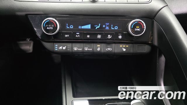 Hyundai AVANTE 2021 — photo 24