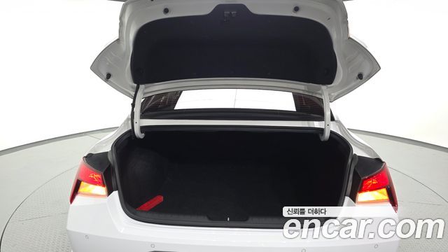 Hyundai AVANTE 2021 — photo 26