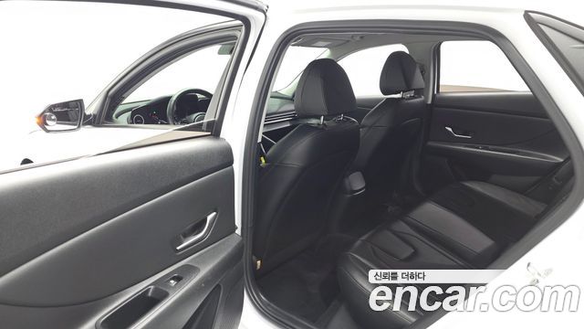 Hyundai AVANTE 2021 — photo 16