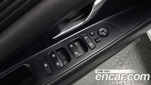Hyundai AVANTE 2021 — photo 28