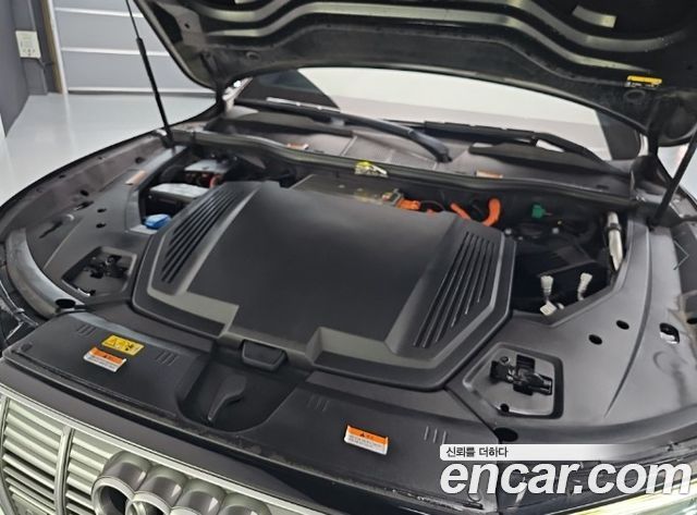 Audi e-tron 2022 — photo 5
