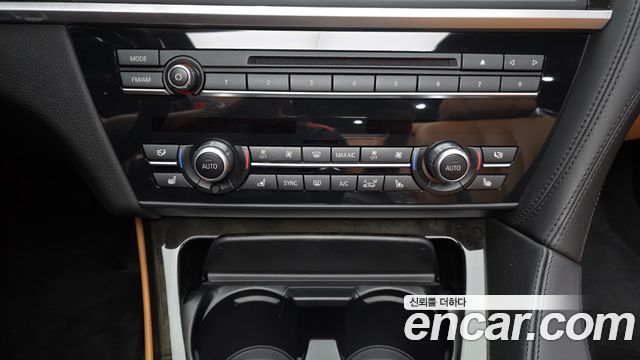 BMW 6-Series 2017 — photo 17