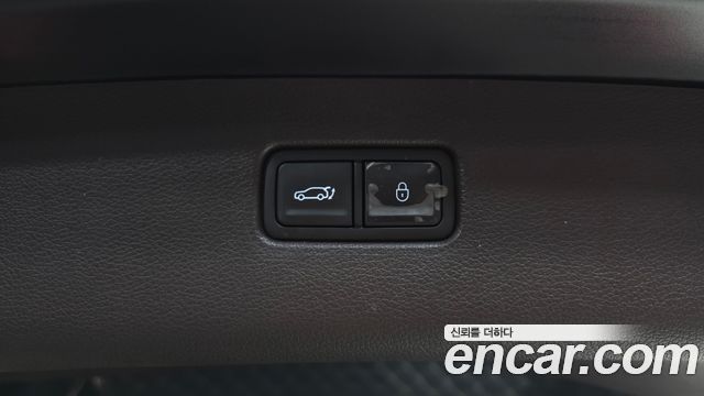 Genesis GV80 2023 — photo 27