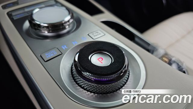 Genesis GV70 2023 — photo 12
