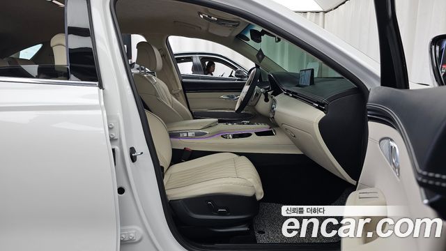 Genesis GV70 2023 — photo 17