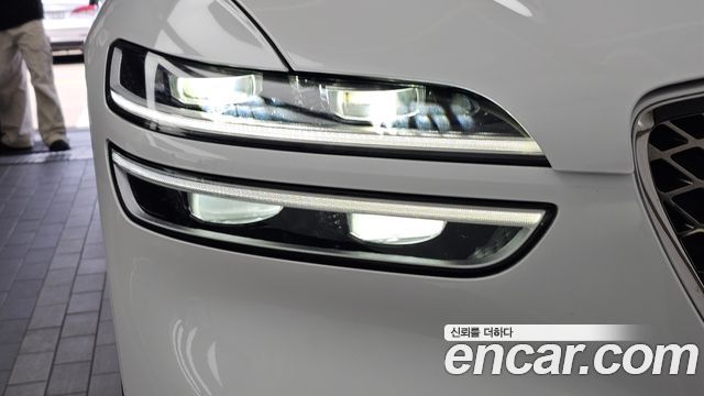 Genesis GV70 2023 — photo 8