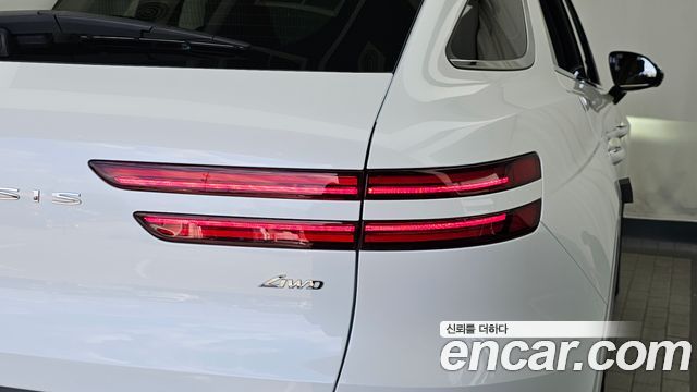 Genesis GV70 2023 — photo 9