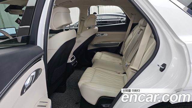 Genesis GV70 2023 — photo 16
