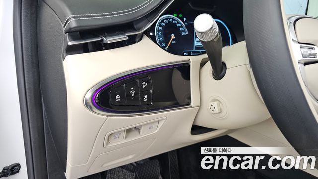 Genesis GV70 2023 — photo 27