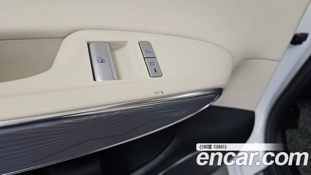 Genesis GV70 2023 — photo 29