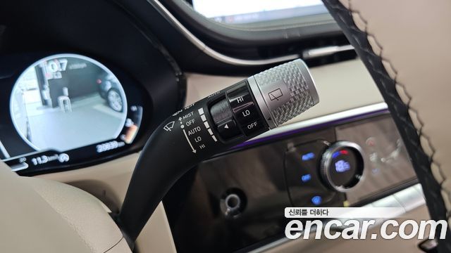 Genesis GV70 2023 — photo 31