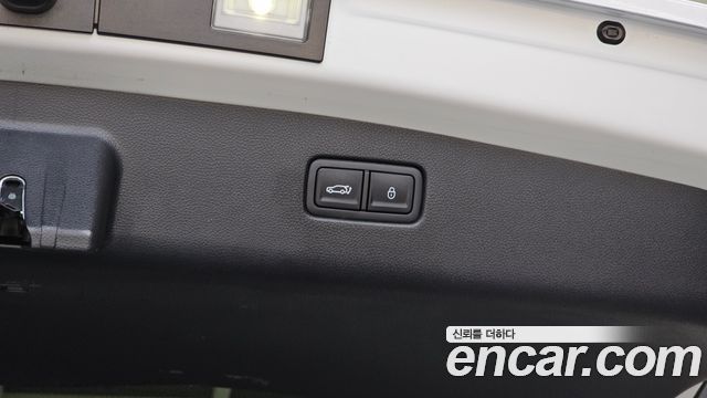 Genesis GV70 2023 — photo 34