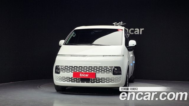 Hyundai Staria 2025 — photo 3
