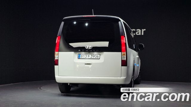 Hyundai Staria 2025 — photo 4