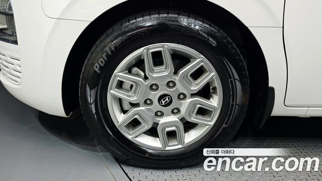 Hyundai Staria 2025 — photo 5