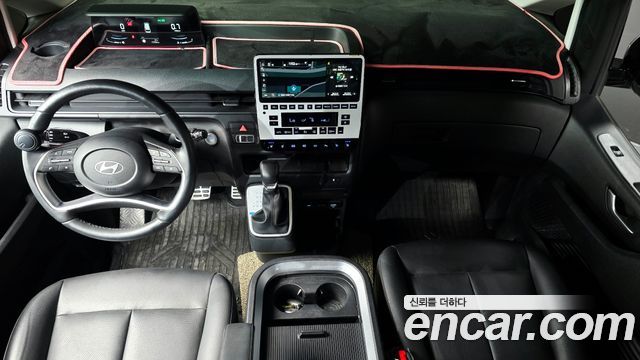 Hyundai Staria 2025 — photo 7