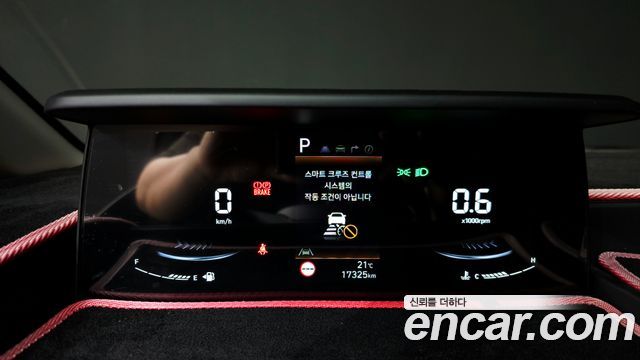 Hyundai Staria 2025 — photo 8