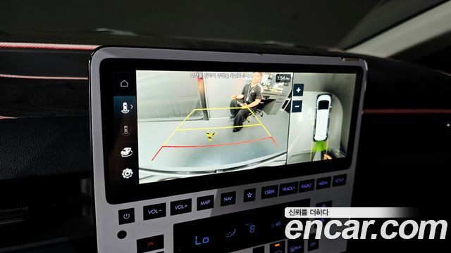 Hyundai Staria 2025 — photo 16