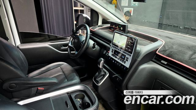 Hyundai Staria 2025 — photo 19