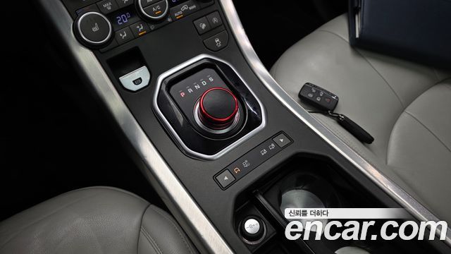 Land Rover Range Rover Evoque 2017 — photo 12