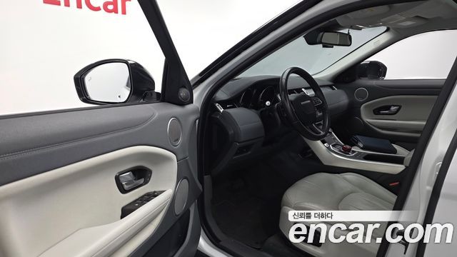 Land Rover Range Rover Evoque 2017 — photo 13