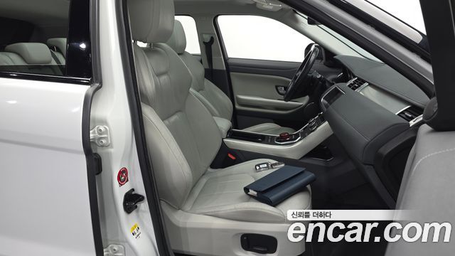 Land Rover Range Rover Evoque 2017 — photo 17