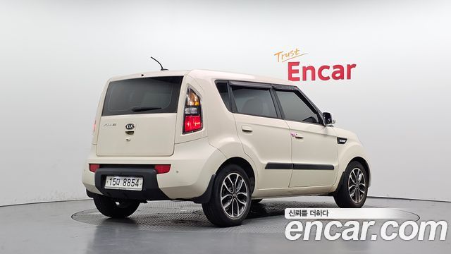 Kia Soul 2010 — photo 2