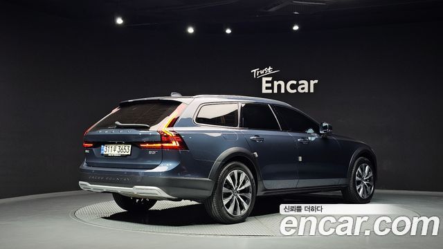 Volvo V90 2021 — photo 2