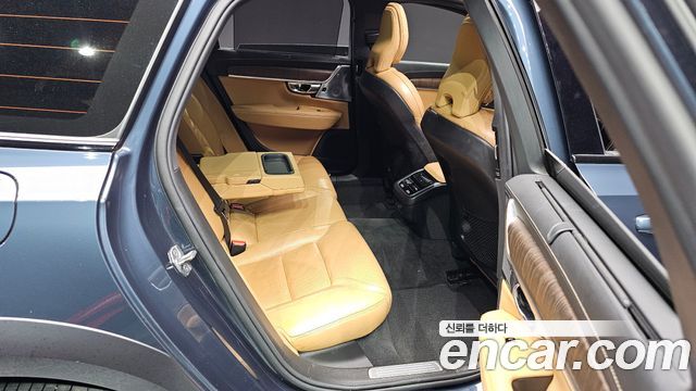 Volvo V90 2021 — photo 17
