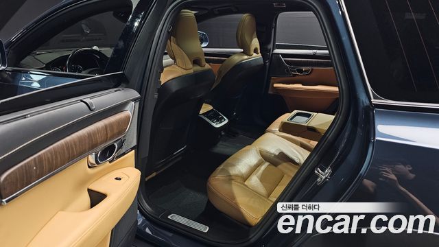 Volvo V90 2021 — photo 18