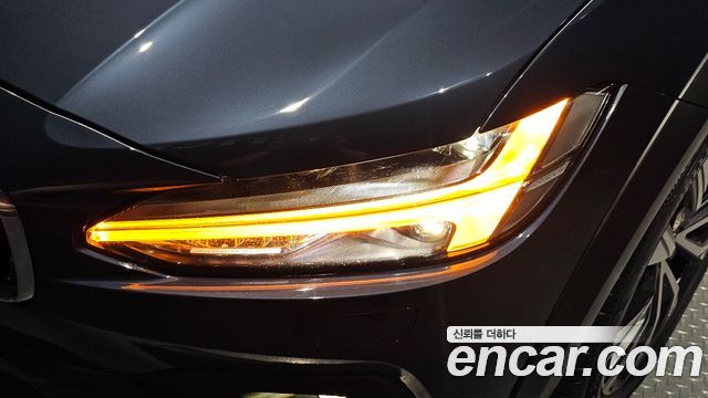 Volvo V90 2021 — photo 8
