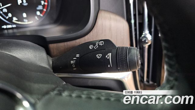 Volvo V90 2021 — photo 29