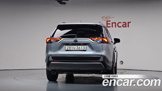 Toyota RAV4 2021 — photo 4