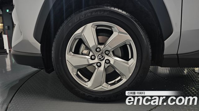Toyota RAV4 2021 — photo 5
