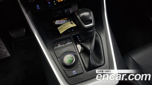 Toyota RAV4 2021 — photo 12