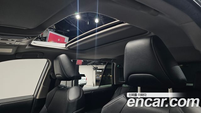 Toyota RAV4 2021 — photo 23