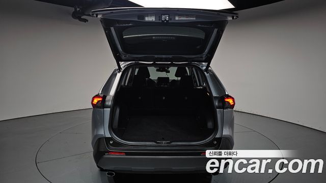 Toyota RAV4 2021 — photo 26