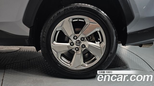 Toyota RAV4 2021 — photo 7